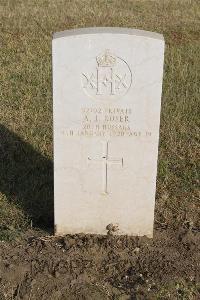 Ismailia War Memorial Cemetery - Roser, Arthur John